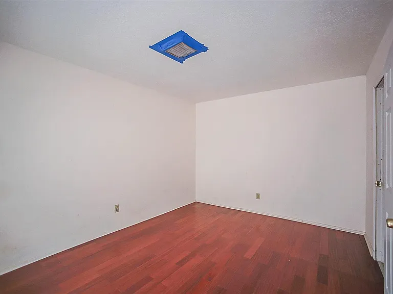 7010 Captain Dr — Photo 16
