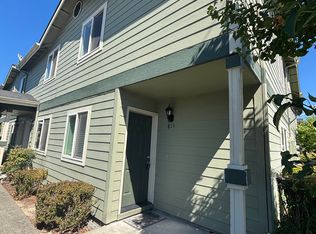 814 SE 9th St, Grants Pass, OR 97526