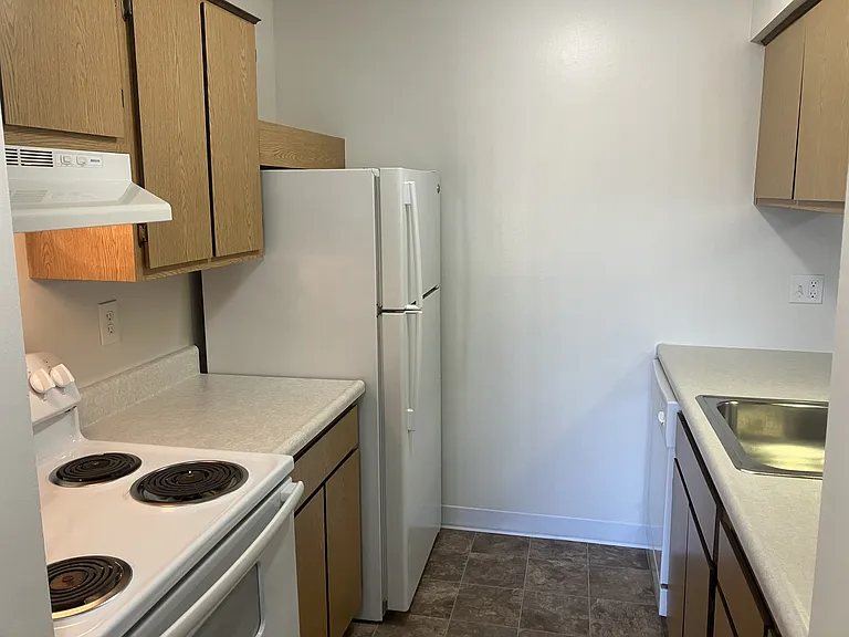 Charter Oaks Apartments — Photo 139