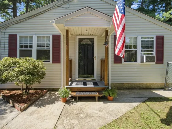 19 Sunset Ave, Coventry, RI 02816
