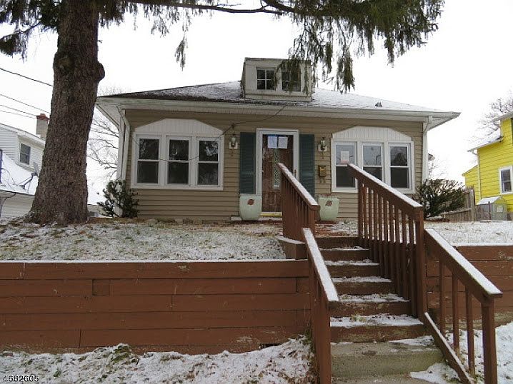 1st image of 51 Merriam Ave