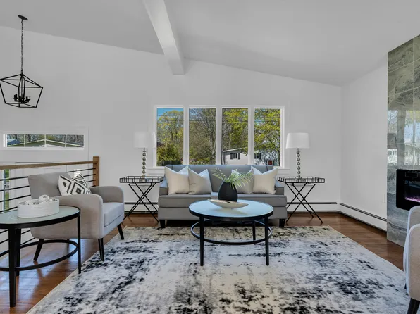 6 Tudor Court East, Old Saybrook, CT 06475