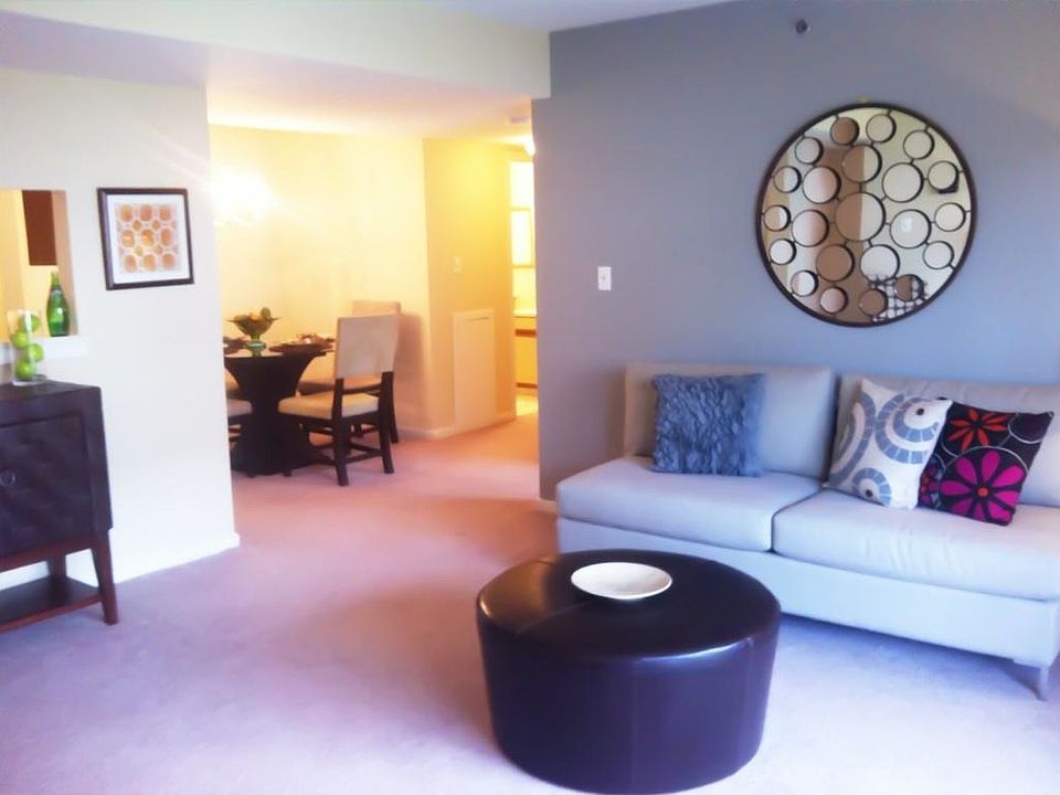 Living Room / Dining Room