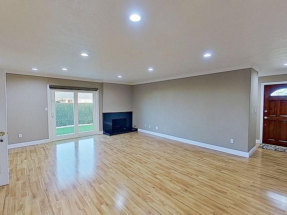 4th image of 5517 Thelma Ave
