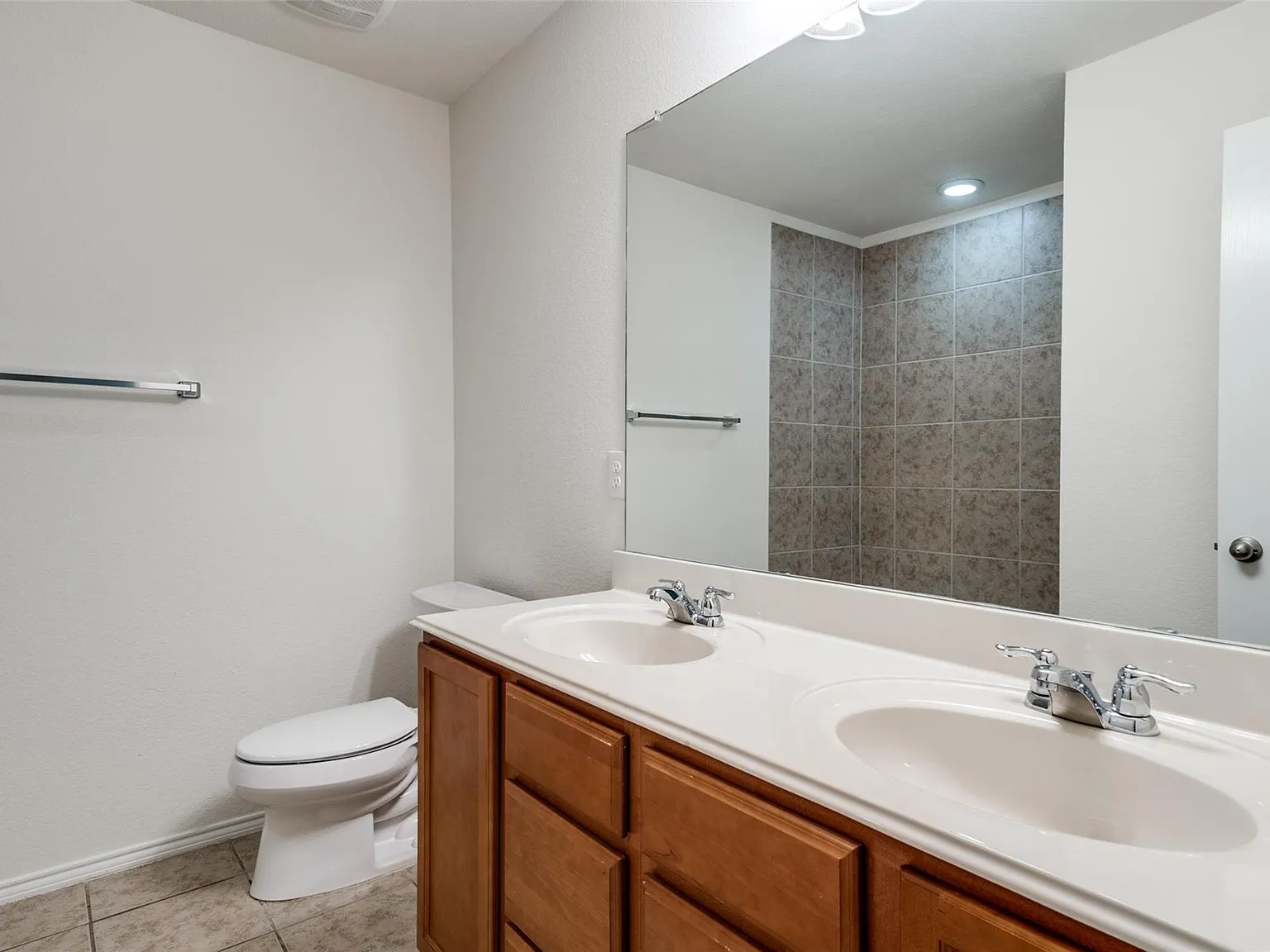 3 bed, 1697 sqft, $1,995 — Photo 1