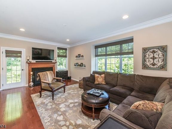 3rd image of 28 Lamerson Cir