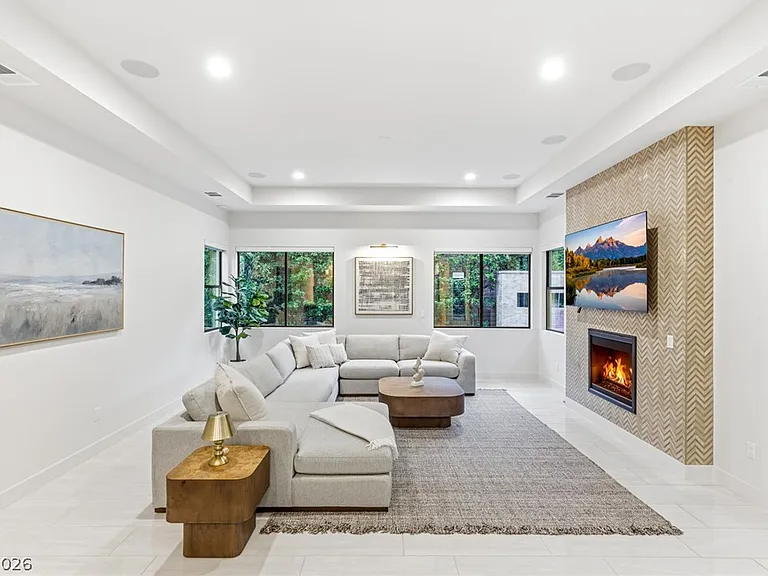 75 Pristine Glen St — Photo 4