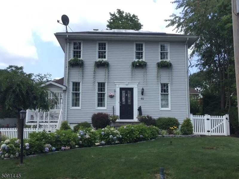 41 Washington Ave photo 1