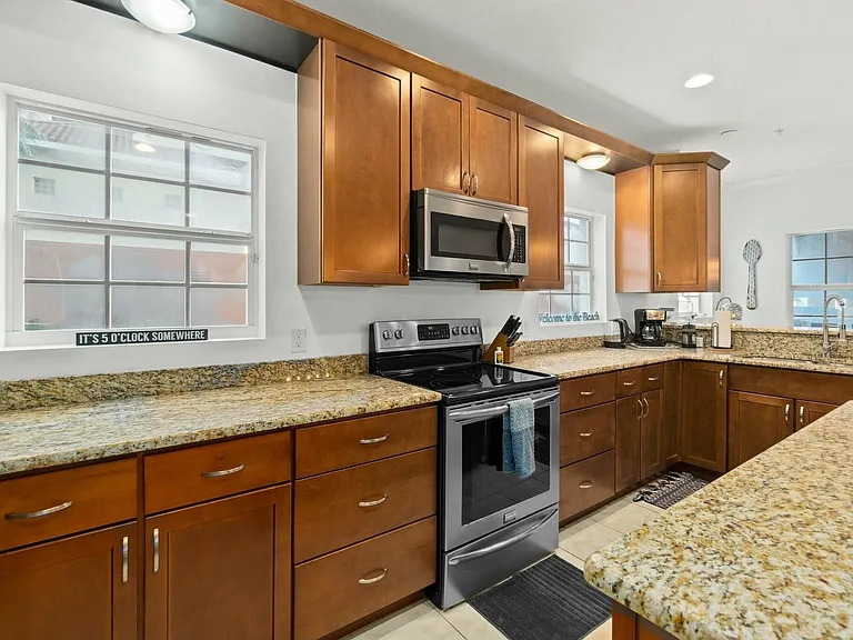 93 Brevard Ave — Photo 23