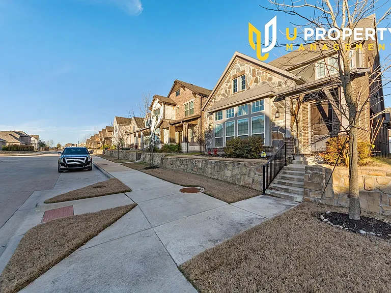 1017 Midland Dr — Photo 3
