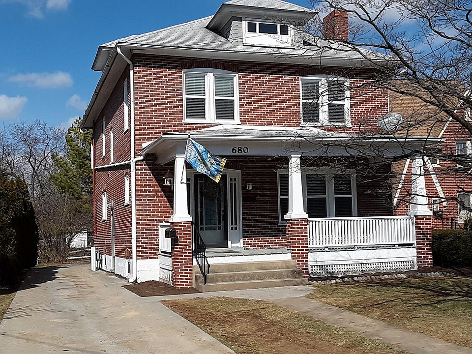 1st image of 680 Berryville Ave #2