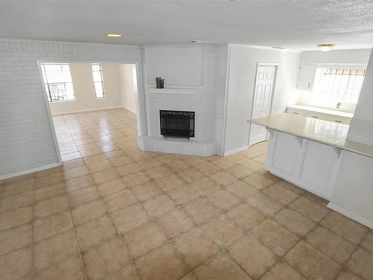10322 Nold Dr — Photo 15