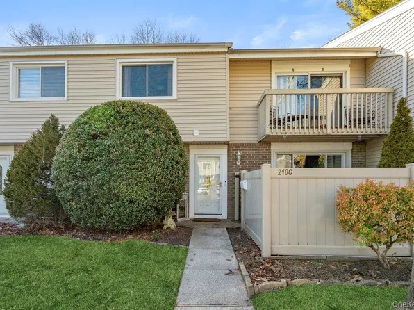 210 Springmeadow Drive #C, Holbrook, NY 11741