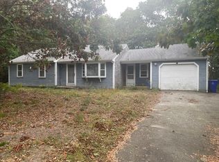 12 Laura Ln, Bourne, MA 02532
