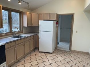 384 Rutherford Ave APT 2, Franklin, NJ 07416