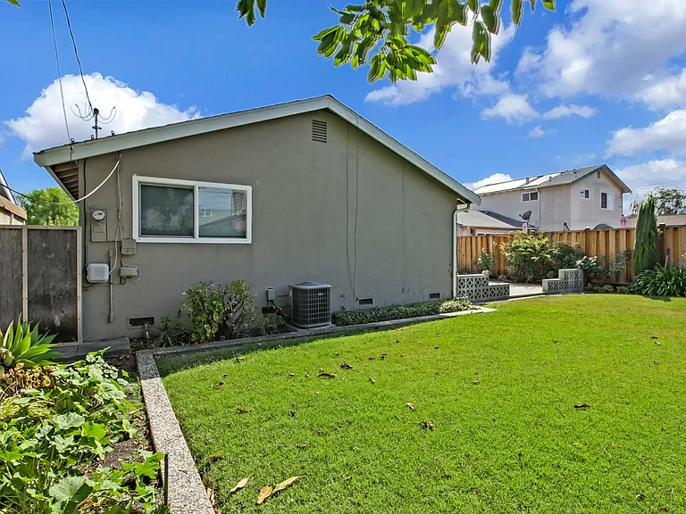 2851 Mark Ave — Photo 25