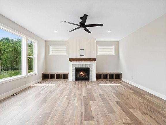 2nd image of 4986 Dodd Rd