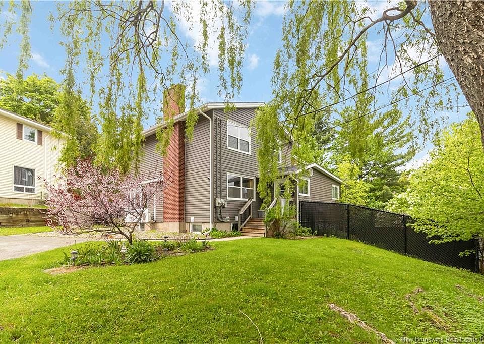 1st image of 807 Smythe St