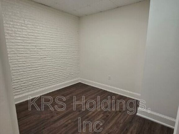 3rd image of 908 W Broad St