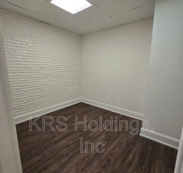908 W Broad St — Photo 3