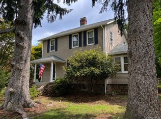 264 Ehrhardt Rd, Pearl River, NY 10965