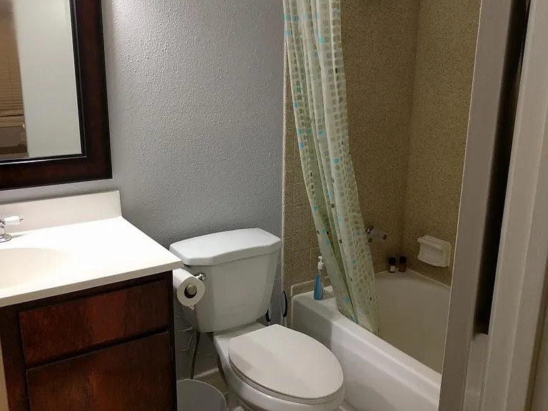 1915 Augusta Dr #7 — Photo 15