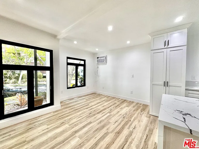 121 S Crescent Dr #A — Photo 3