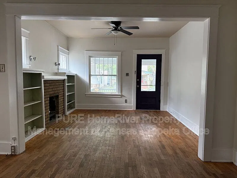 3 bed, 1.0 bath, 1326 sqft, $1,300 — Photo 2