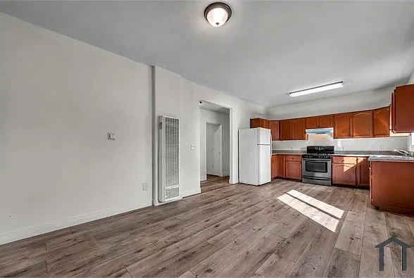 3 bed, $2,500 — Photo 1