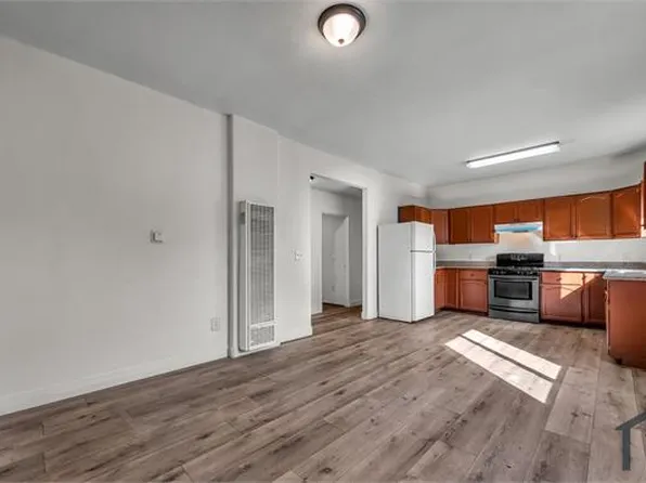 8318 S San Pedro St, Los Angeles, CA 90003