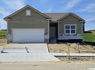 15955 Kempten Creek Dr, Bennington, NE 68007
