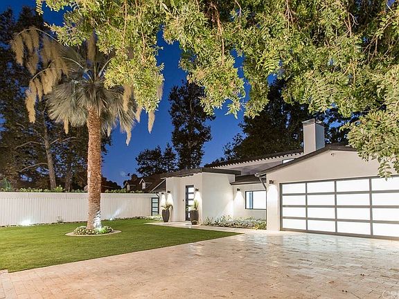 2nd image of 6529 Matilija Ave