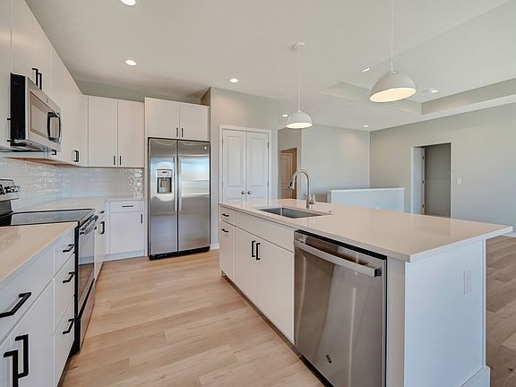 4th image of 8926 S 42nd St