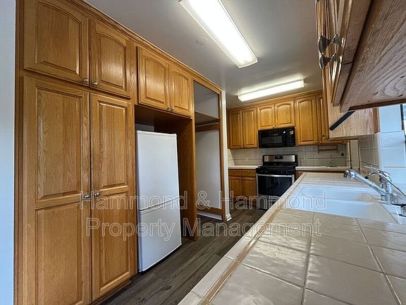 5th image of 18029 Santa Rita St