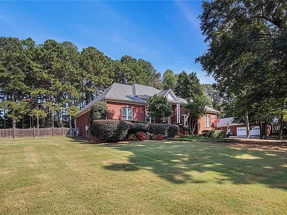 4th image of 615 Wellington Dr