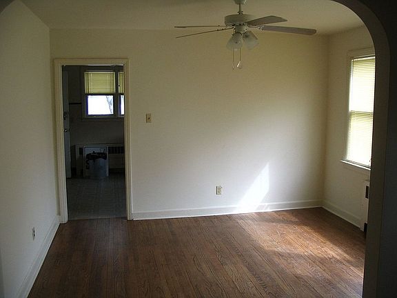 5th image of 1218 Delsea Dr