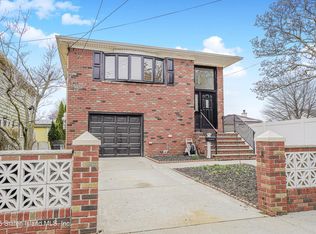 162 Sand Ln, Staten Island, NY 10305