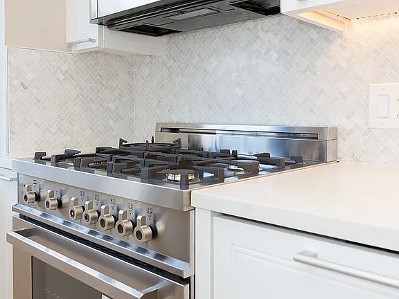 2nd image of 305 E 86th St #1S