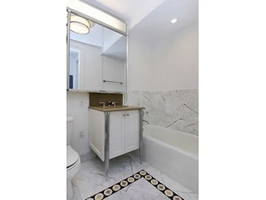 Rented by Corcoran | media 27
