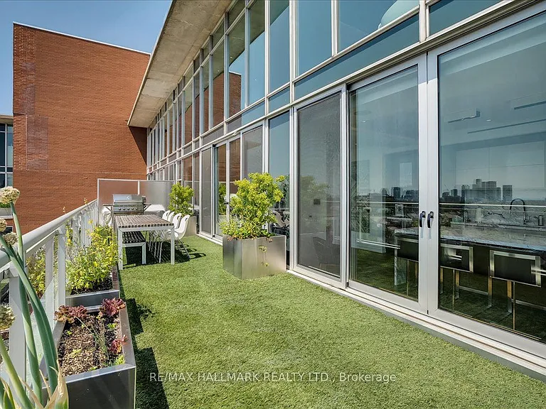 301 Markham St #Penthouse 805 — Photo 28