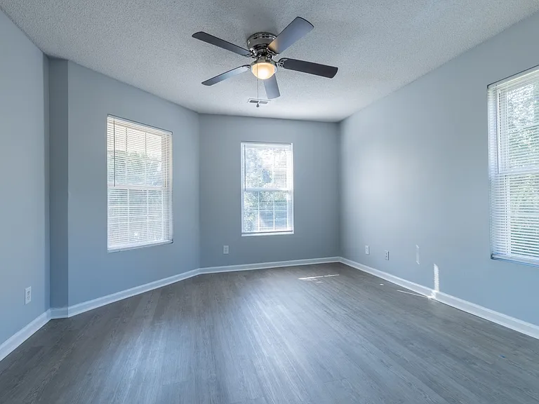 120 Harbison Dr — Photo 10