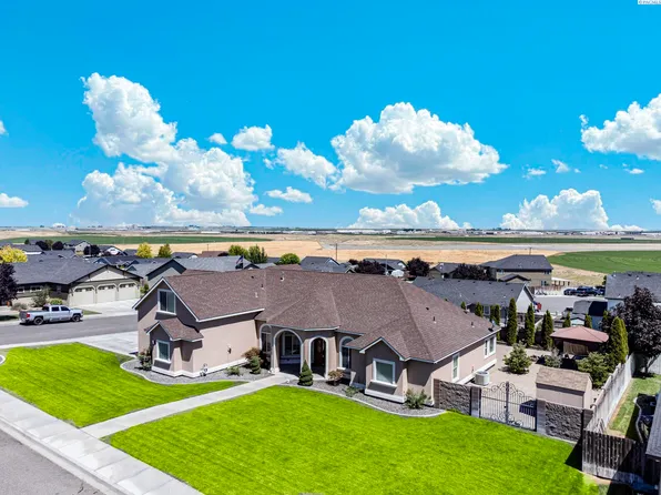 4807 Adobe Dr, Pasco, WA 99301