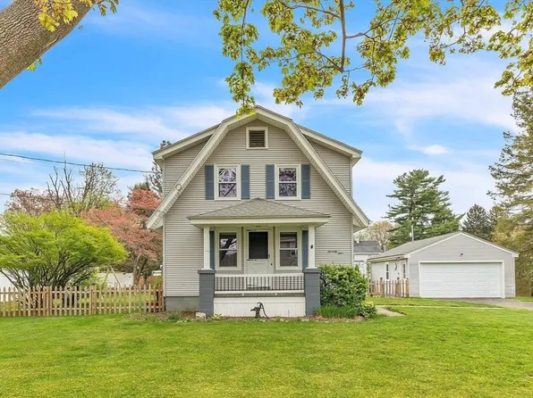 74 Ridgeway St, Westfield, MA 01085