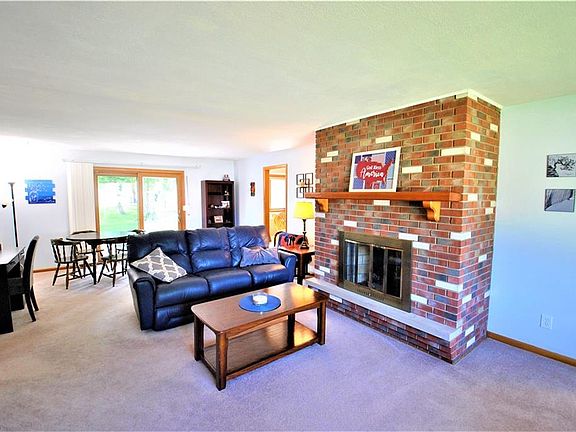 3rd image of 465 Stafford Dr