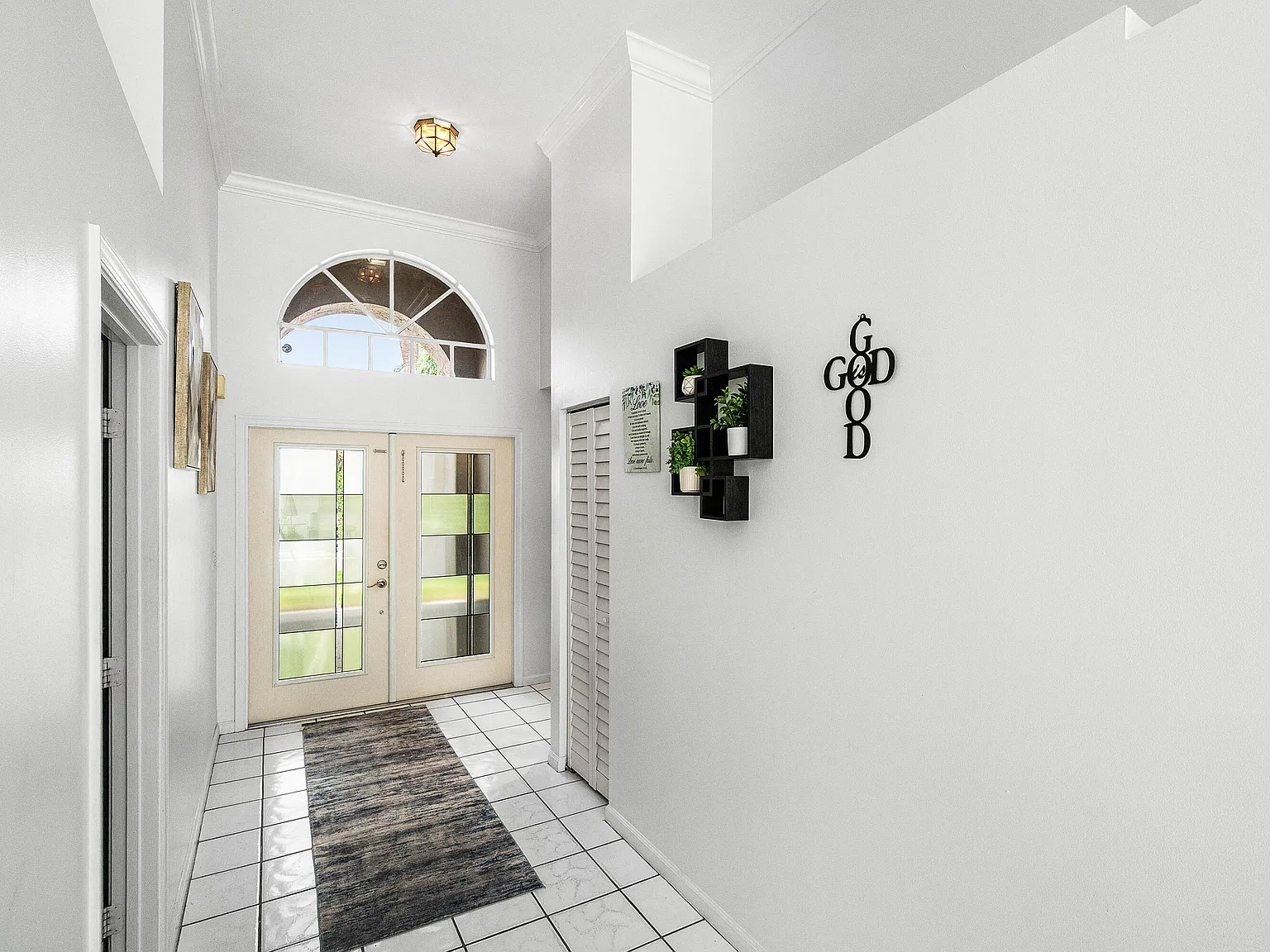 3 bed, 2.0 bath, 1802 sqft, $3,400 — Photo 3