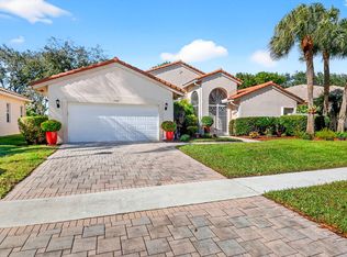 Cascade Lakes Newer Roof, Boynton Beach, FL 33437