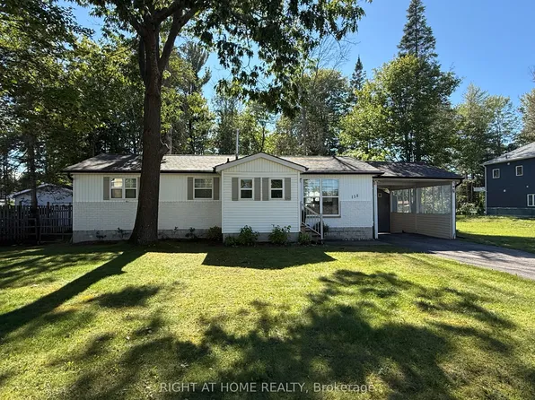 158 Zoo Park Rd, Wasaga Beach, ON L9Z 2P2