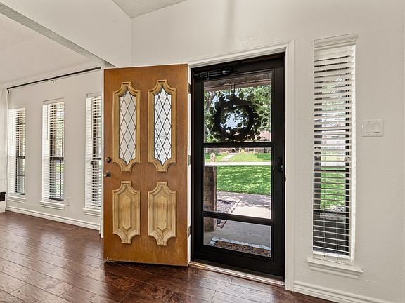 4th image of 1312 Circle Ln