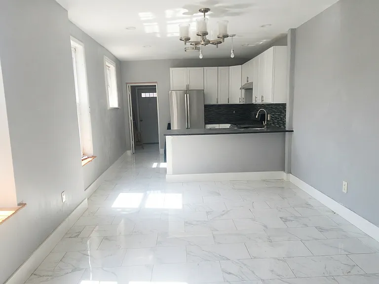 2238 Page St — Photo 1