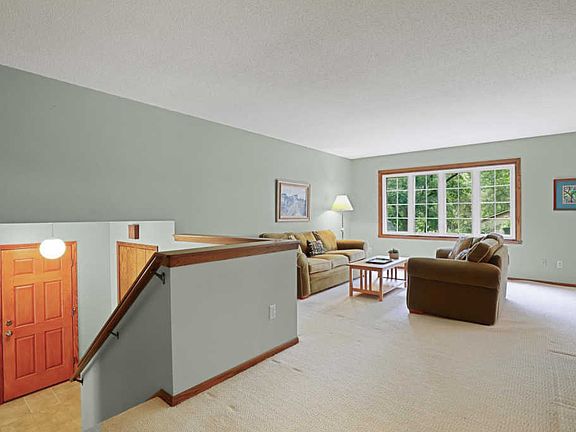 4th image of 2905 Mary Ln N